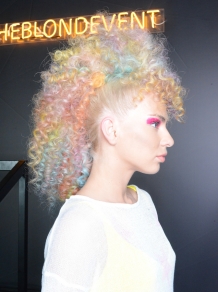 Яркое окрашивание на мероприятии Hair Days/ Blond event