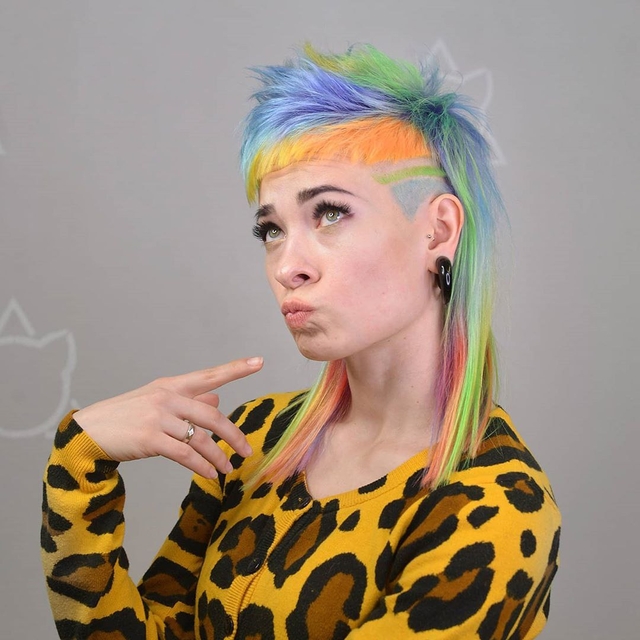 Цветные окрашивания волос Антоцианином и Crazy Color от 1500 руб. в ...